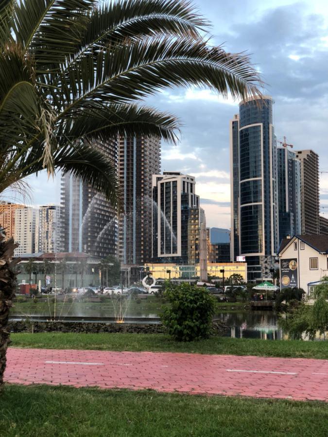 Апартамент У Моря Batumi Exterior photo
