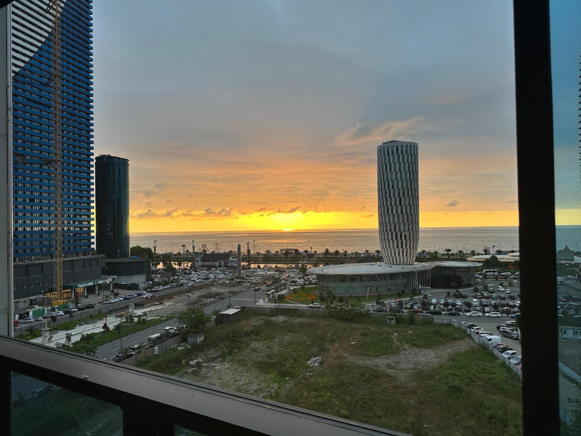 Апартамент У Моря Batumi Exterior photo
